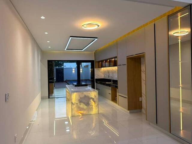 Casa para Venda em Goiânia - 3