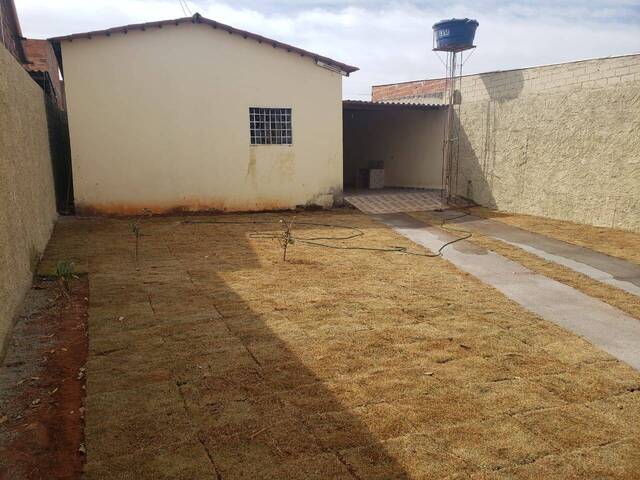 Venda em Residencial São Bernardo II - Trindade