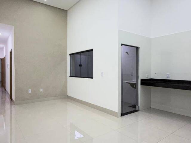 Casa para Venda em Goiânia - 3