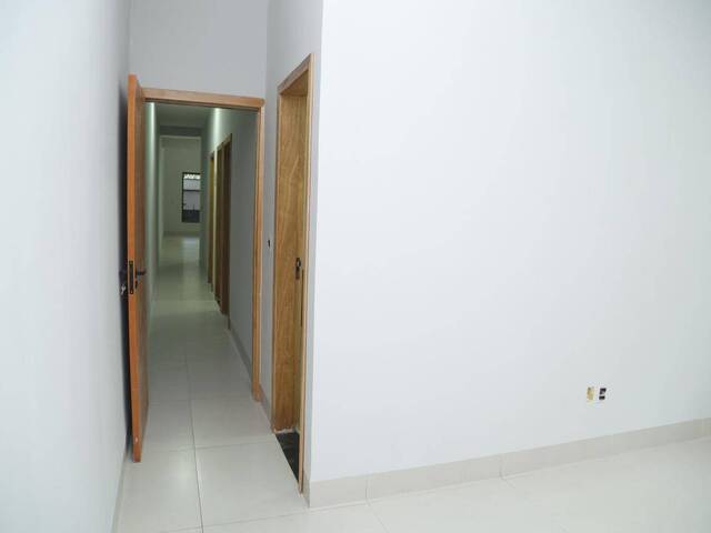 Casa para Venda em Senador Canedo - 4