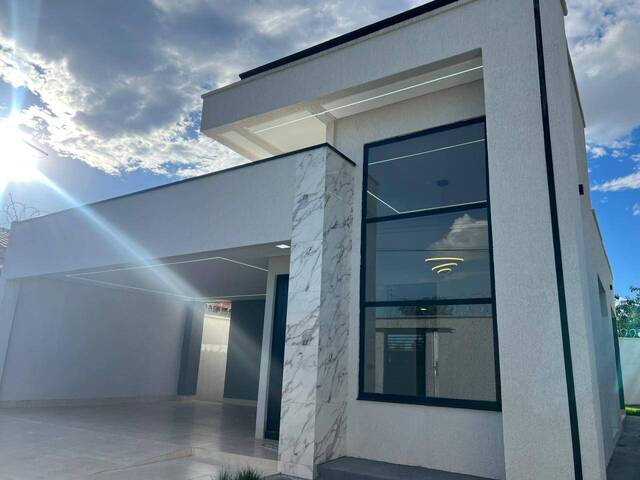 #71 - Casa para Venda em Aparecida de Goiânia - GO