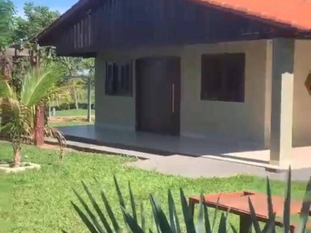 Venda em Condomínio Morada do Lago - Trindade