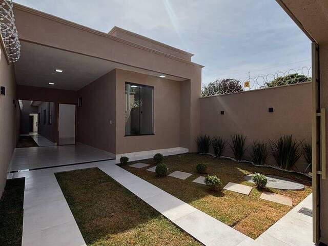 #99 - Casa para Venda em Aparecida de Goiânia - GO - 2