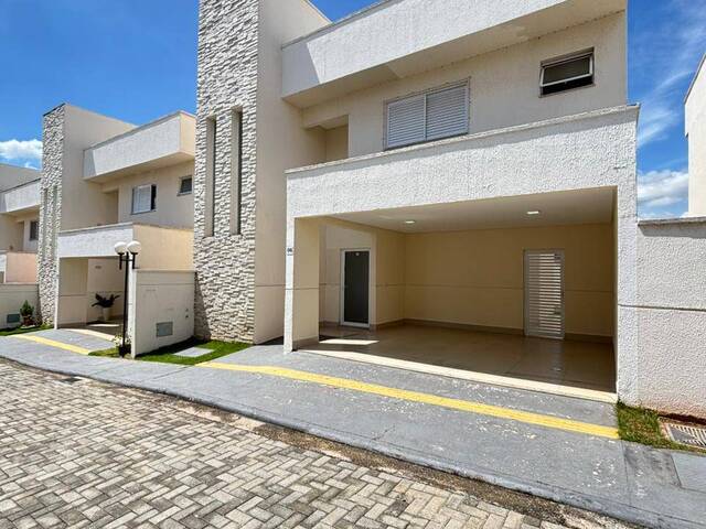 #100 - Sobrado para Venda em Aparecida de Goiânia - GO - 1