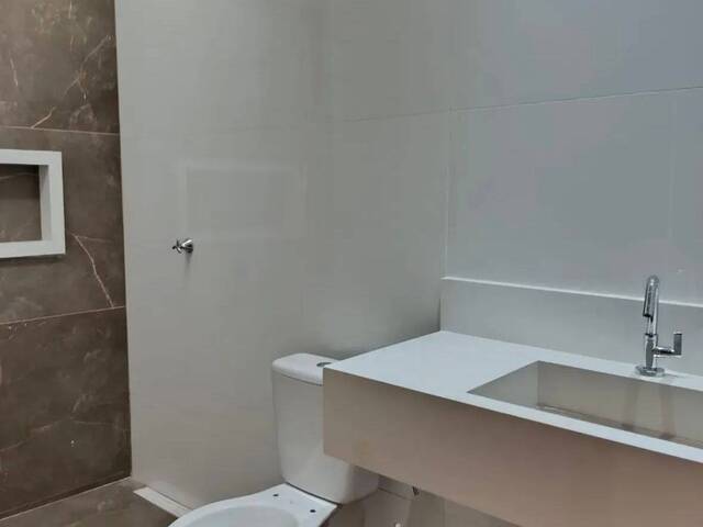 Casa para Venda em Aparecida de Goiânia - 5