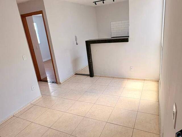 #153 - Apartamento para Venda em Goiânia - GO - 1