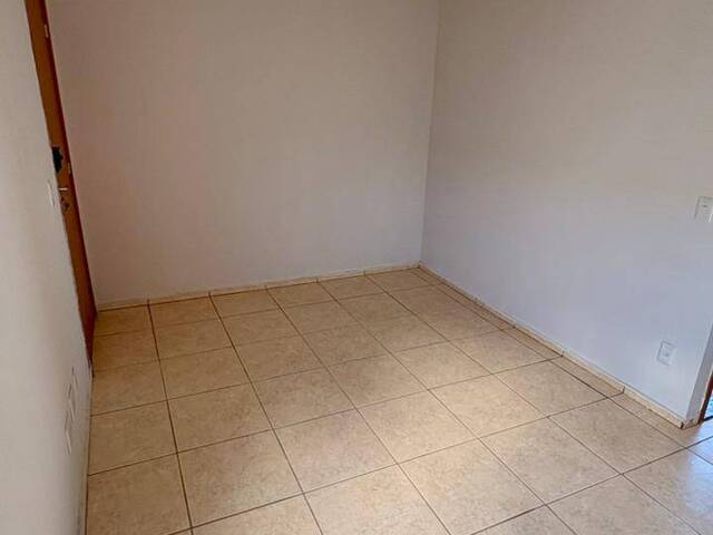 #153 - Apartamento para Venda em Goiânia - GO - 3