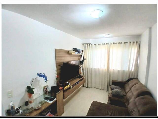 #174 - Apartamento para Venda em Aparecida de Goiânia - GO