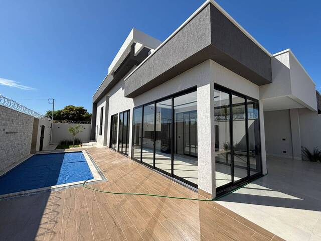 Casa para Venda em Goiânia - 3
