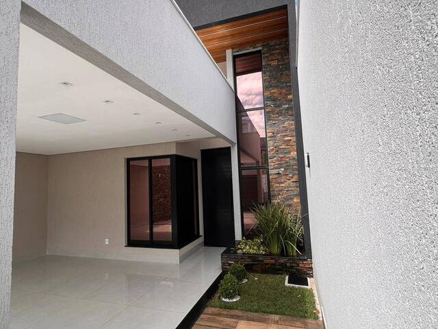 Casa para Venda em Goiânia - 3