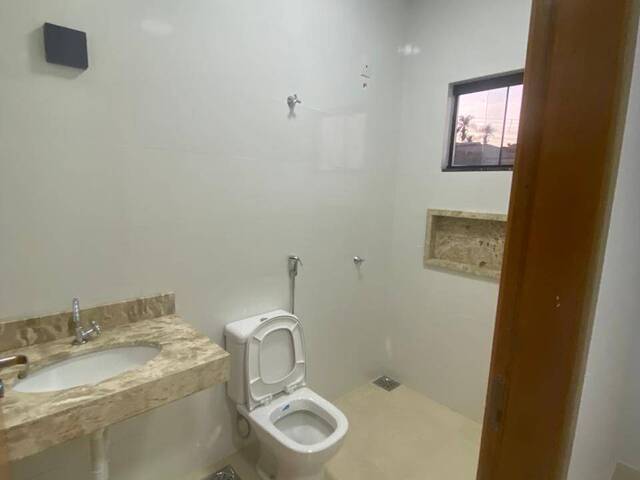 Sobrado para Venda em Goiânia - 5