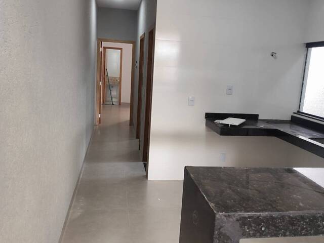 Casa para Venda em Goiânia - 3